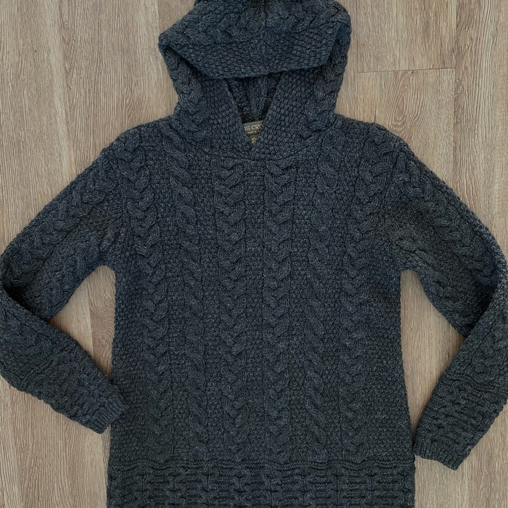 Inis Crafts Dark Gray Cable Knit Hooded Sweater sz M made in Ireland.